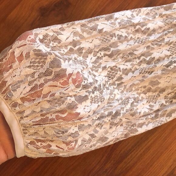 Lauren Conrad crème tan lace cold shoulder top blouse size XL - Picture 6 of 10